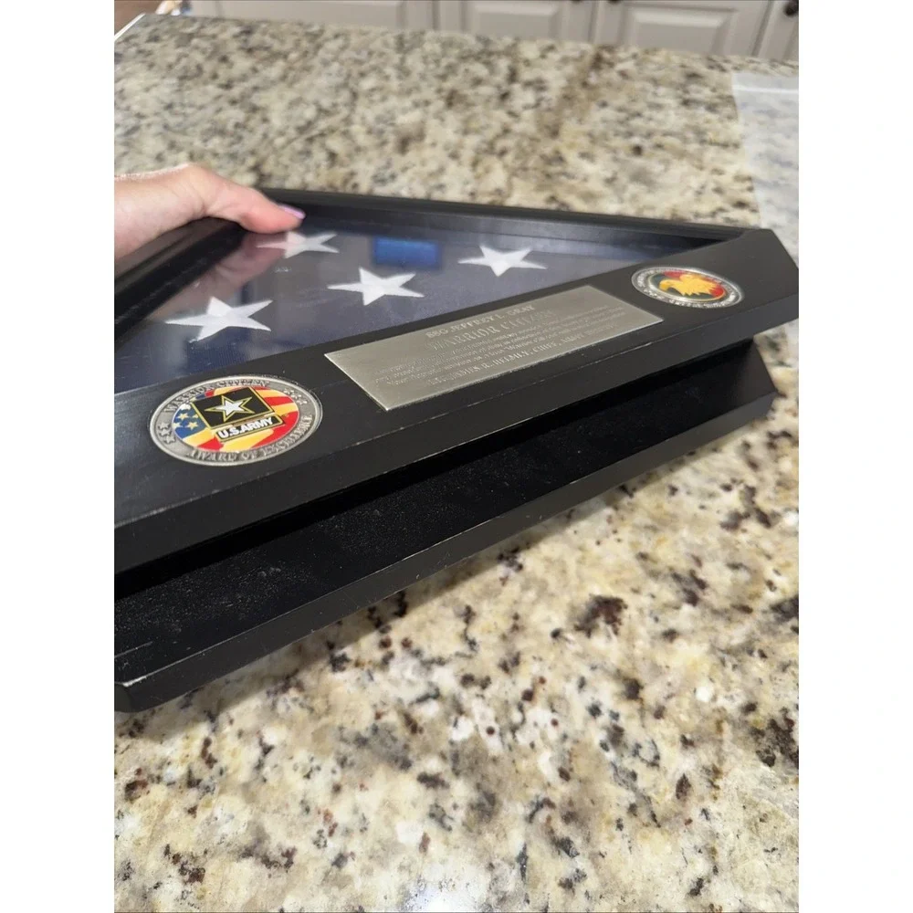 Warrior Citizen USArmy Flag Display Case Wooden Two Challenge Coins W‎ Flag 4457